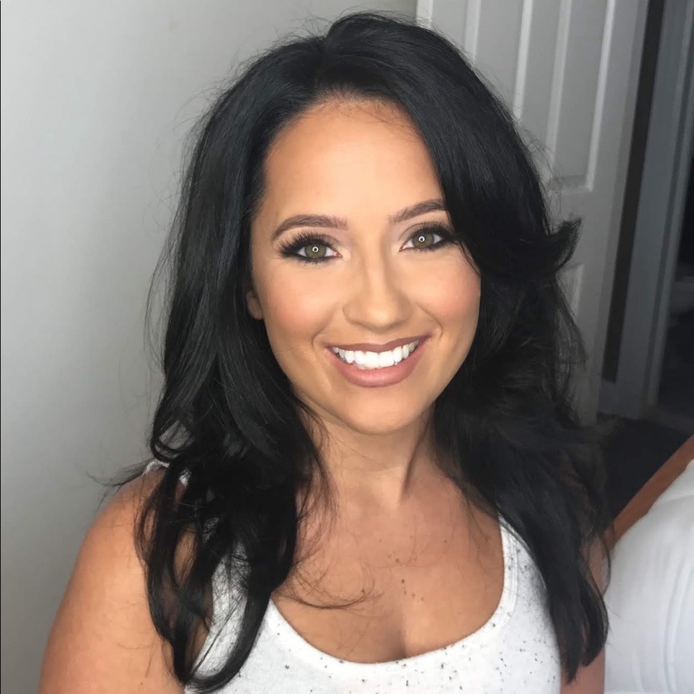 Meet your Posher, Deanna